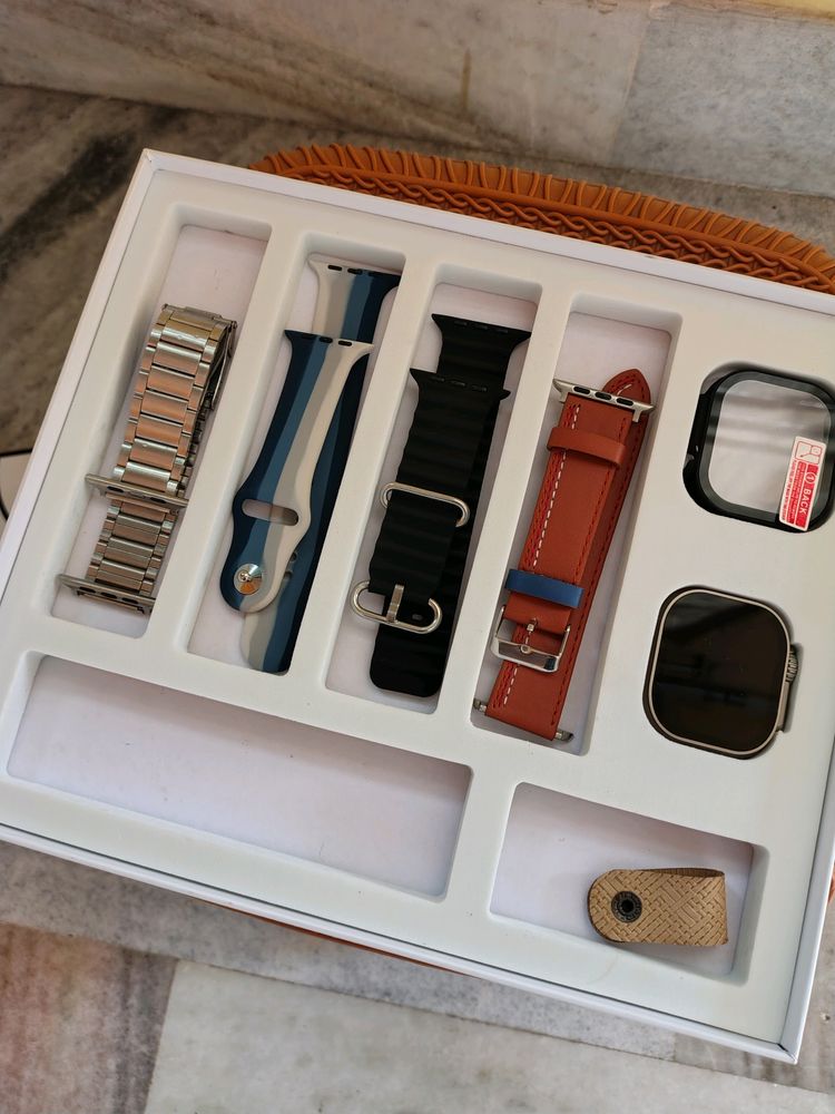 Smart Watch With 4 Extra Straps