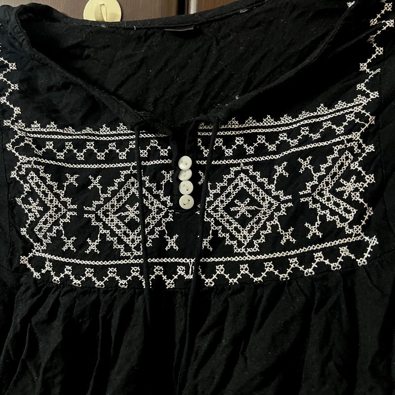 Black Short Kurtha With Back Design Embroidery