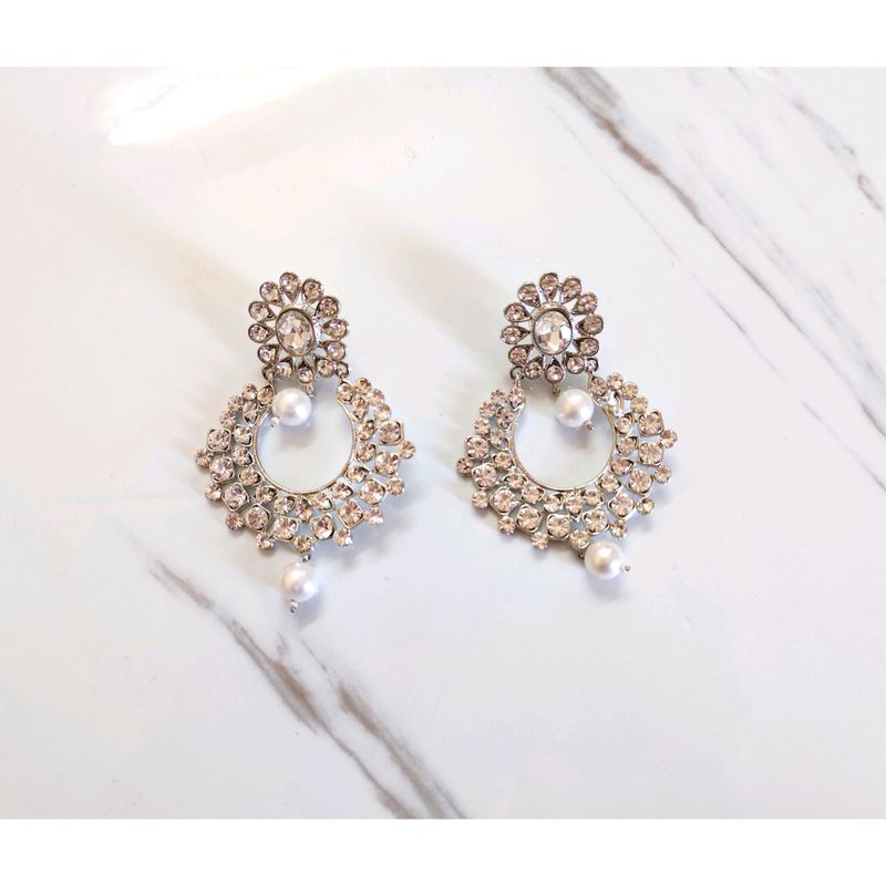 ✨Radiate Brilliance: Diamond Statement Earrings 💎