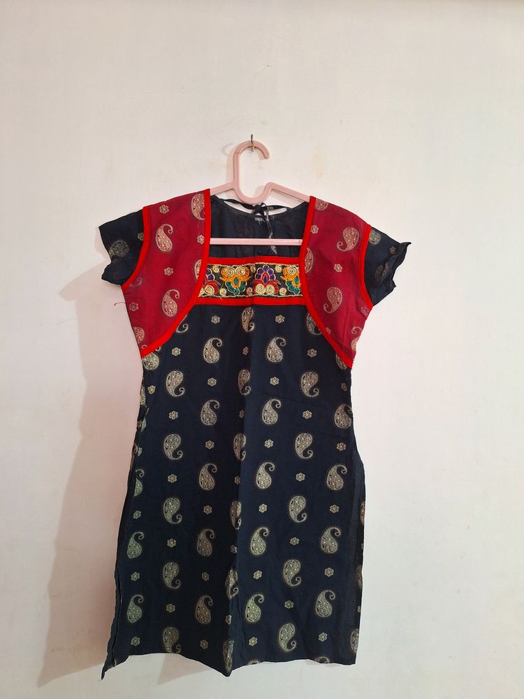 BLACK SHORT KURTI