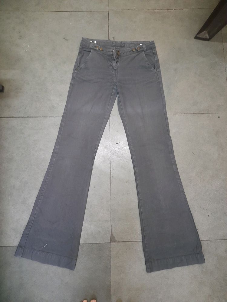 Low Waisted Y2k Flared Jeans