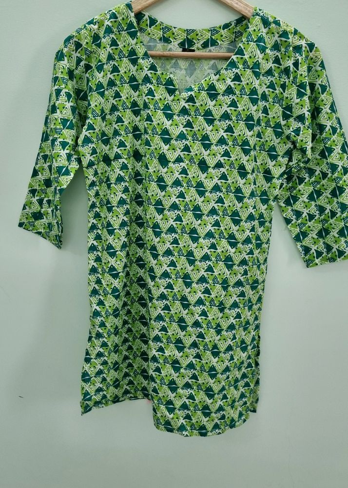 Green Triangle Print Short Kurti