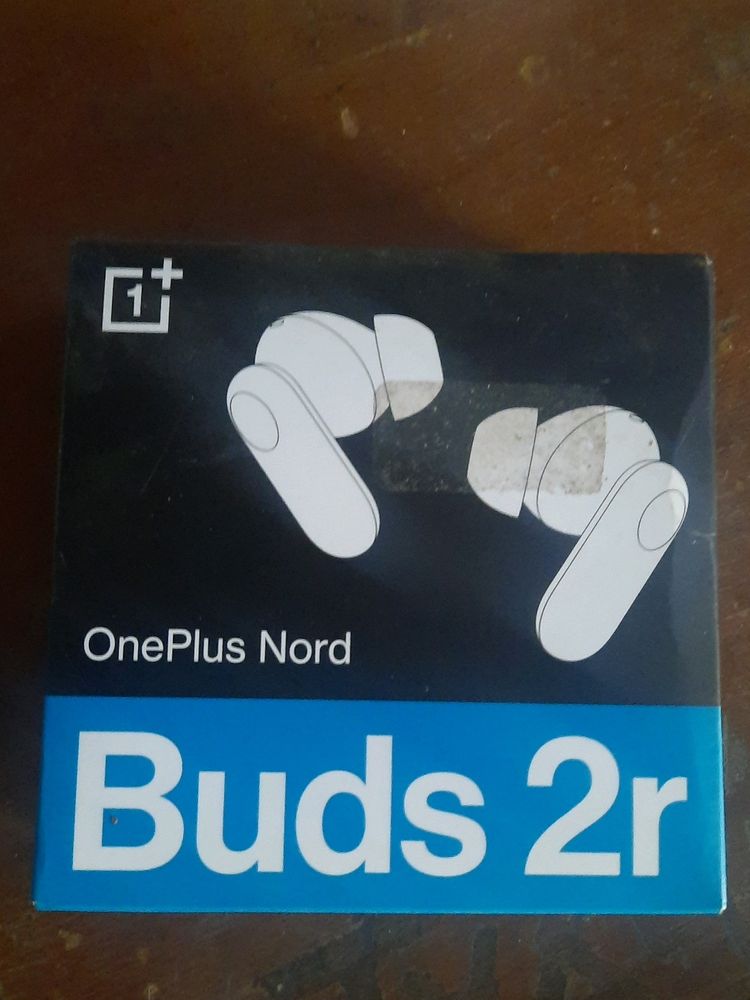 ONE Plus NORDS 2r EARBUDS