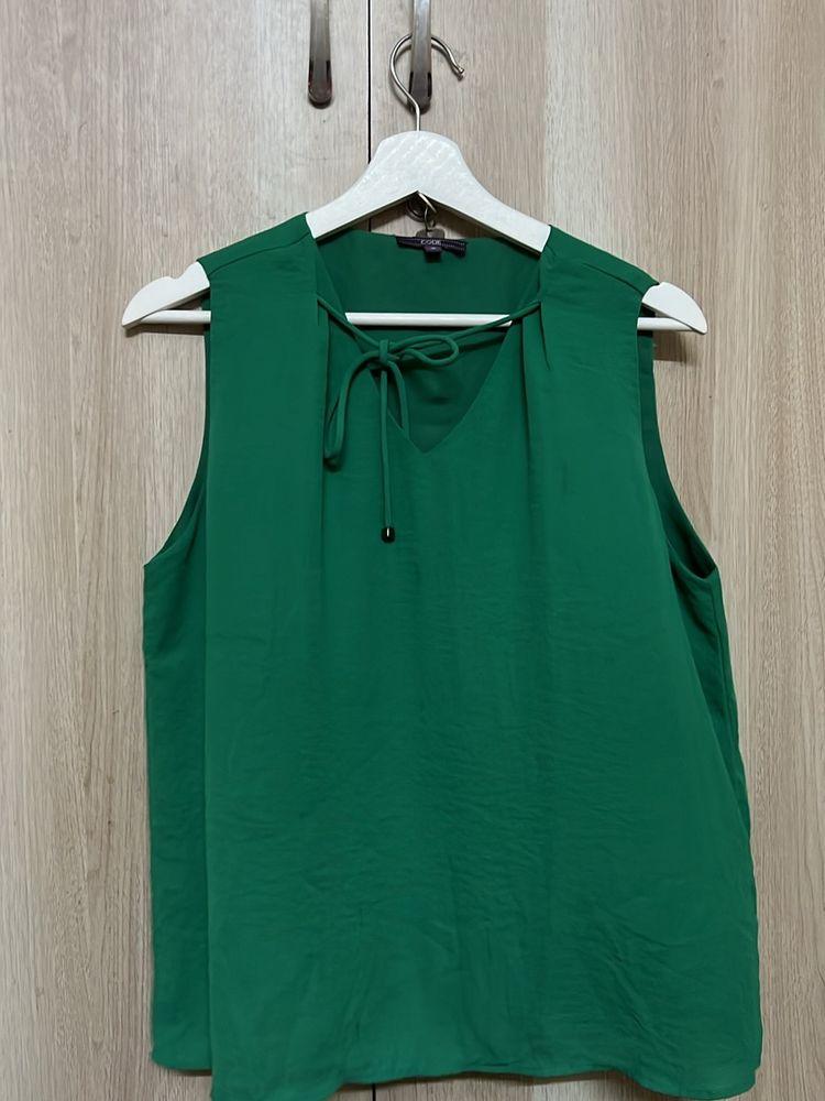 Cute Green Top For sale