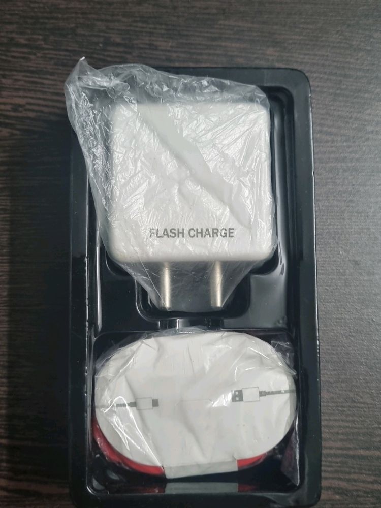 Vivo FLASH CHARGER WITH CABLE.