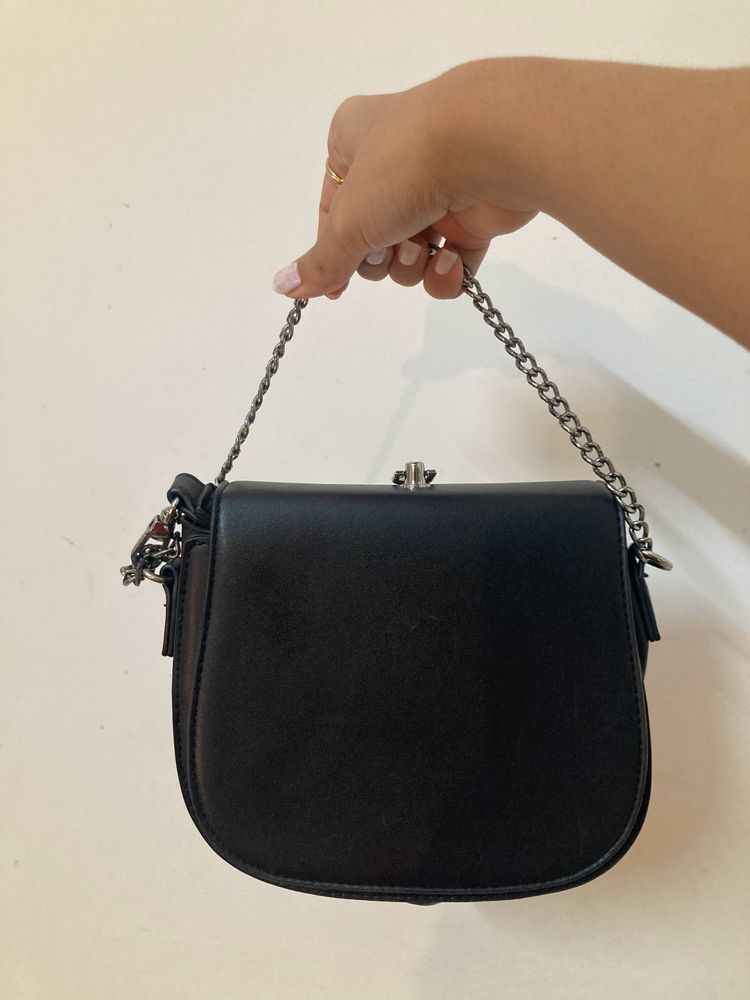 HM Casual Black Slingbag