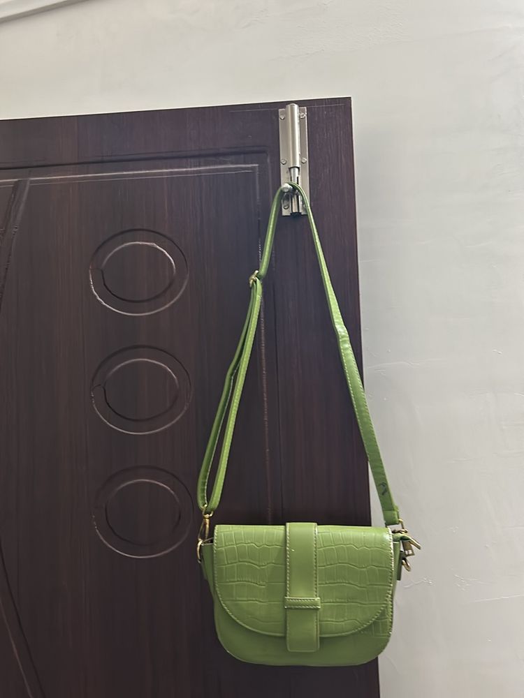 Leaf Green Sling Bag