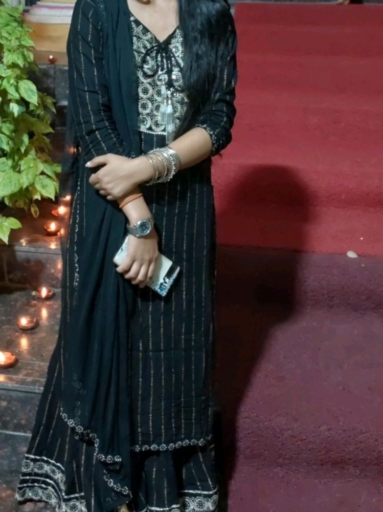 Elegant Black Traditional Outfit