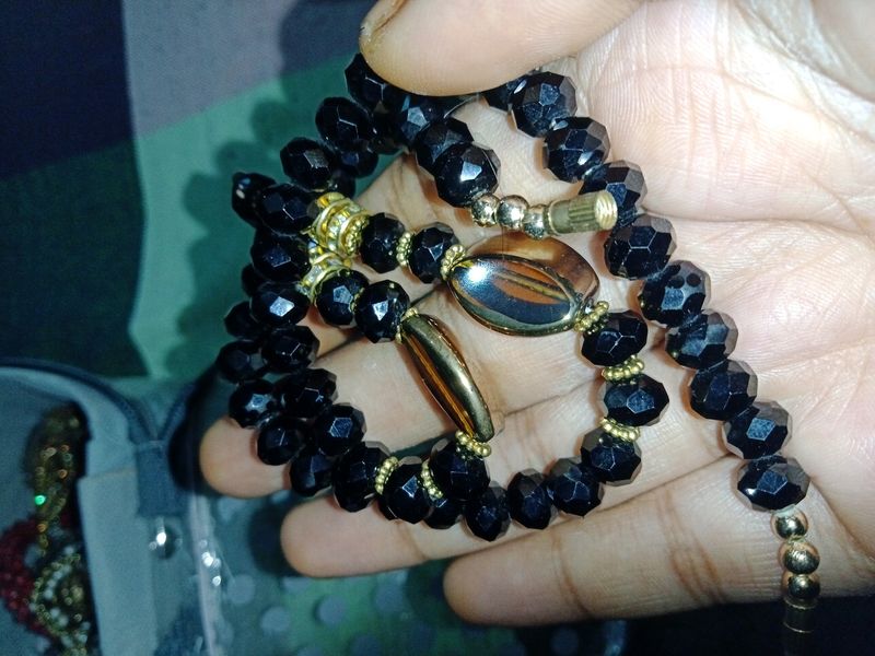 Black Pearl Neck Piece