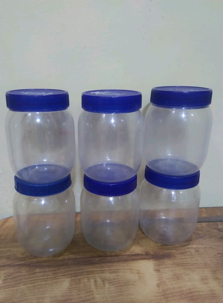 6 Plastic Storage Containers