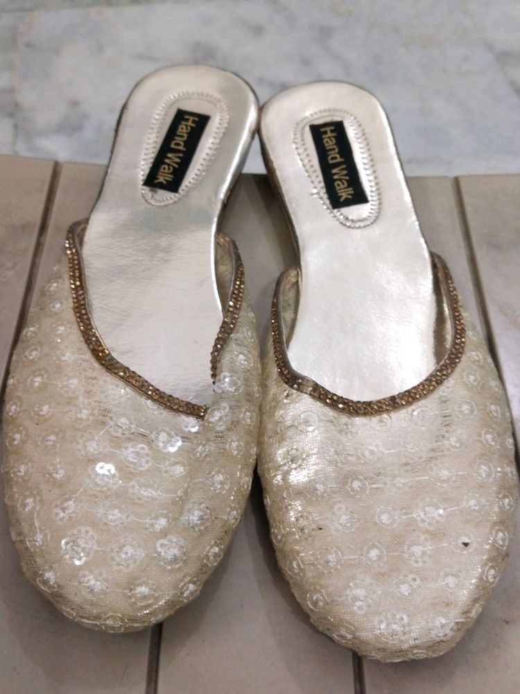 Beautiful Cream Coloured Sequined Juttis