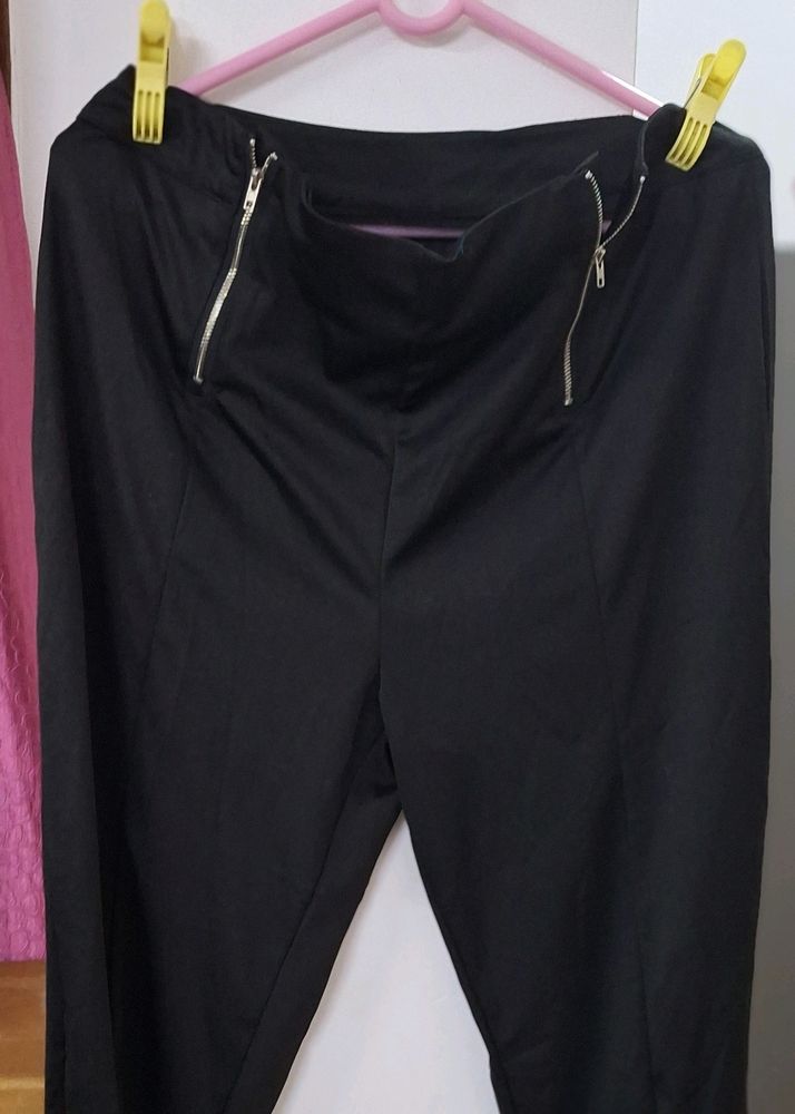 Black Zipped Pant