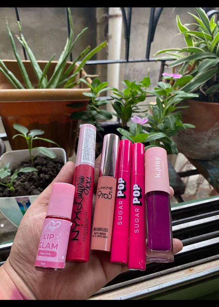 Set Of 5 Branded Lipsticks + Free Lip Tint ♥️