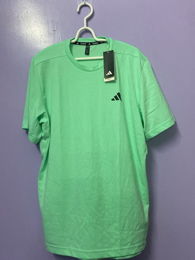 Adidas Tshirt