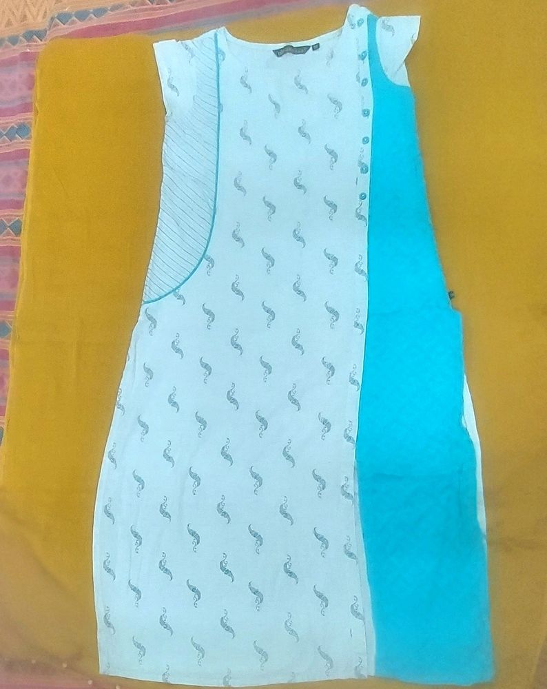 Avaasa Women Kurta