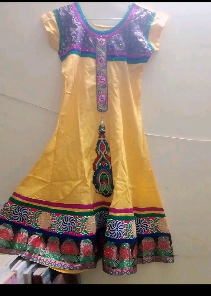 Women's Cotton Yellow Anarkali & A Loose Doli Free