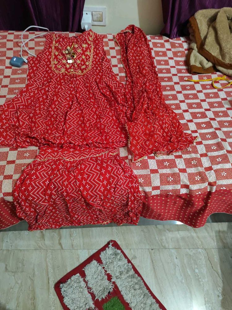 Sharaa Kurta Set With Dupatta