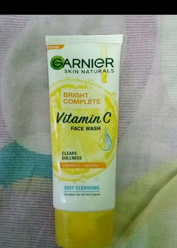 Garnier Vitamin-c Face Wash For Men