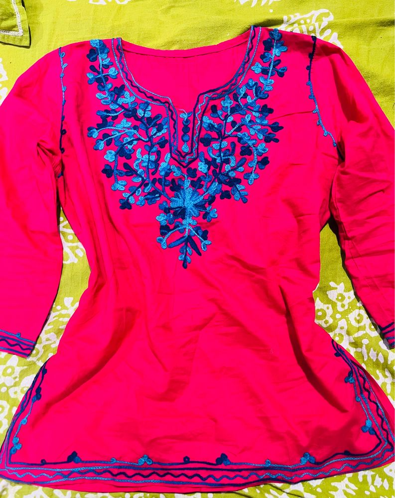 Chikankari  Work Short Kurti