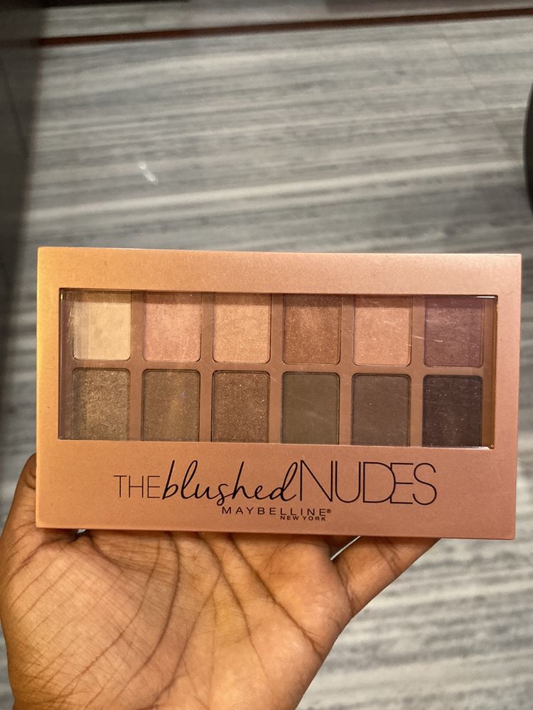 The Blushed Nudes Maybelline Eyeshadow