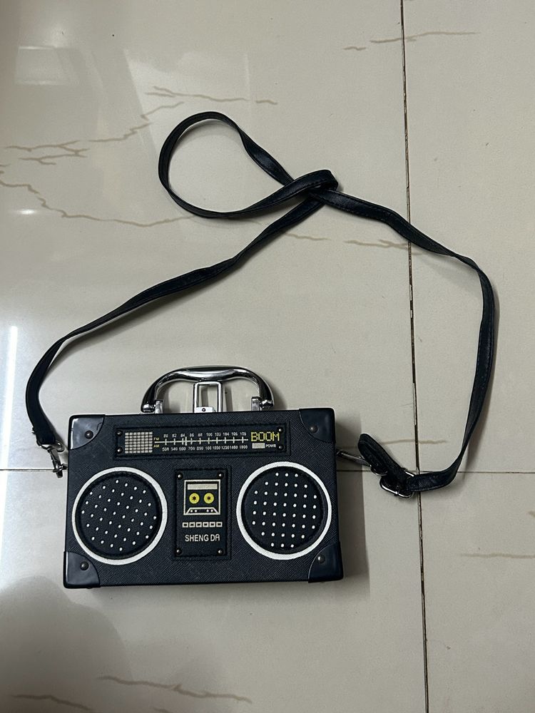 Radio Sling Bag👜