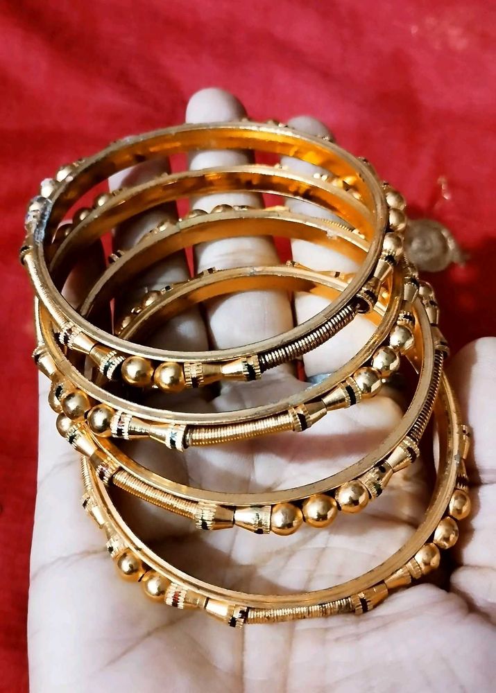 Beautiful Golden Metal Bangle Set For Wedding