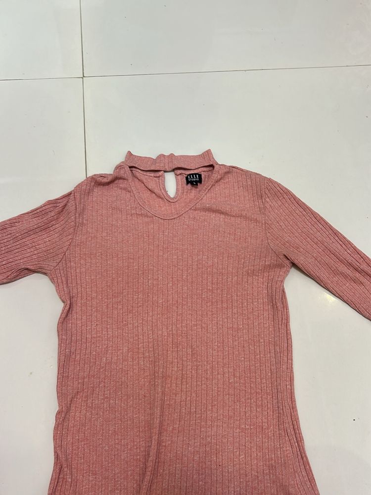 PEACH TURTLE NECK TOP