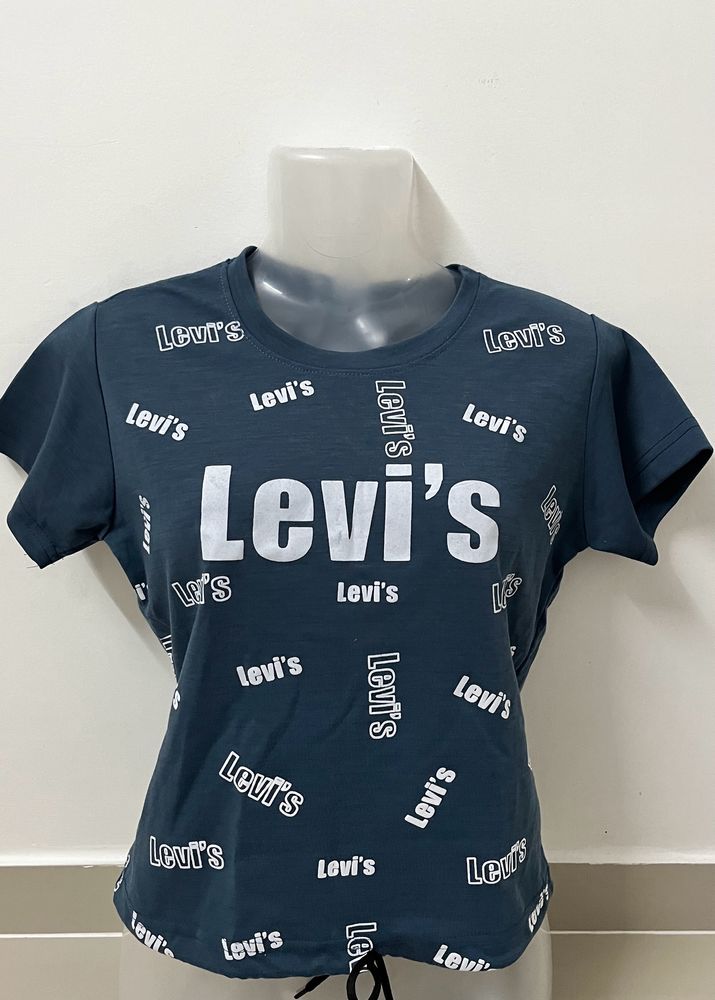 Local brand Levi’s printed top