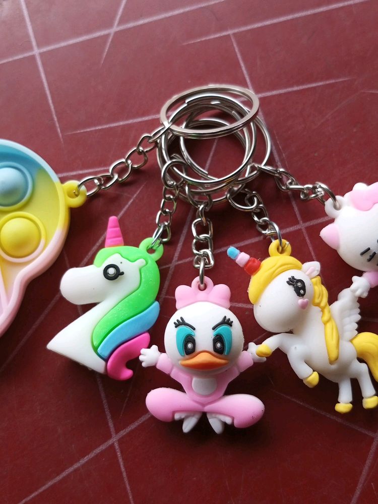 5 Keychains Set