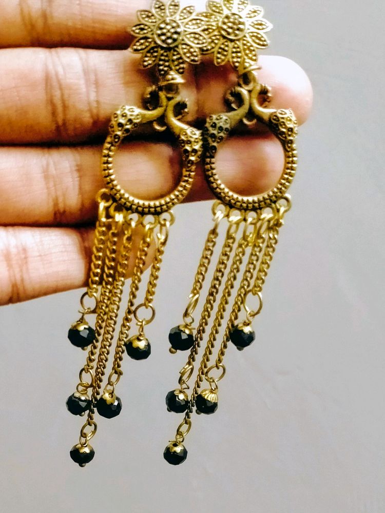 Unique Earrings And Stunds