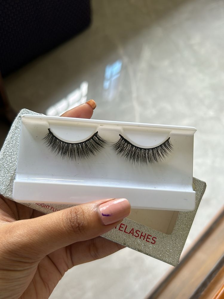 New Eyelashes Unused