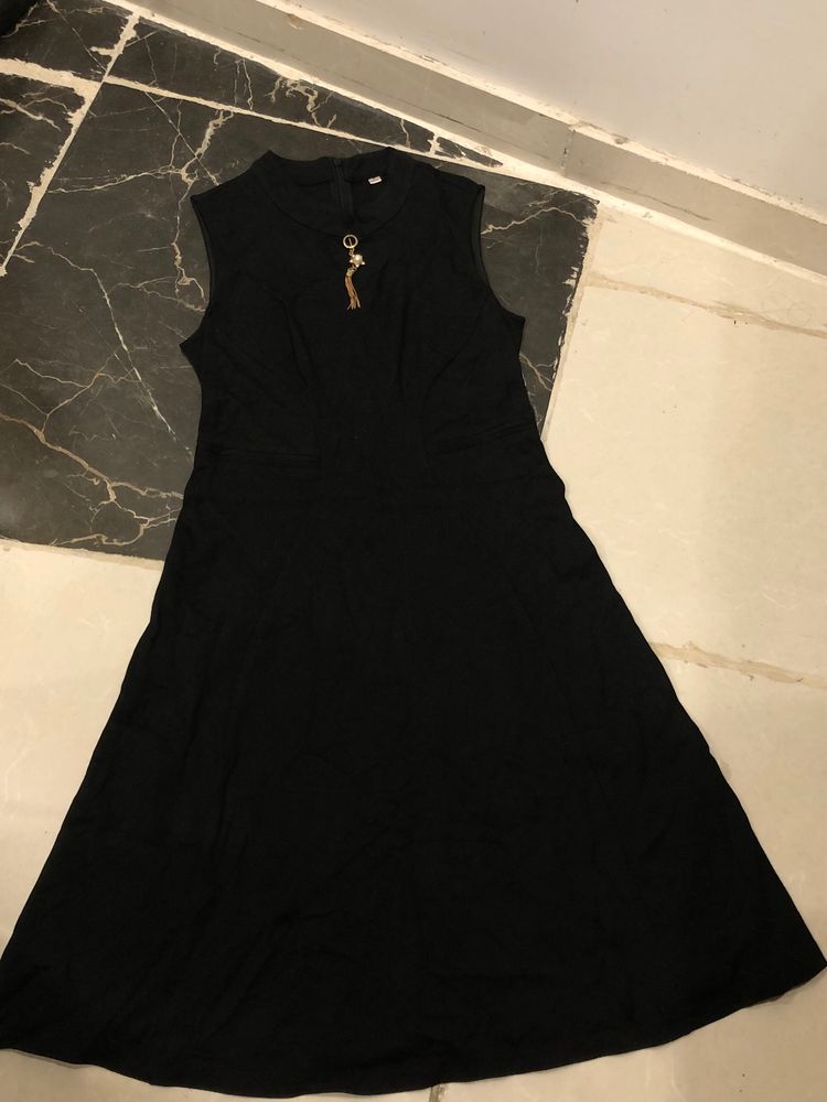 Black Sleeveless A Line Dress