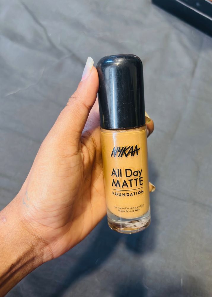 Nykaa All Day Matte Foundation - Honey 13