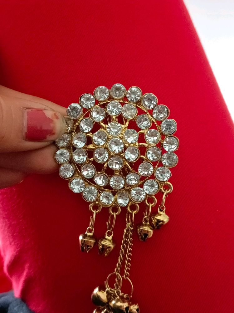 juda pin with diamond