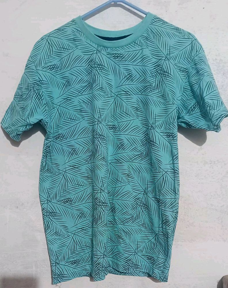 Cyan Blue Leaf Print Design Tshirt 👕