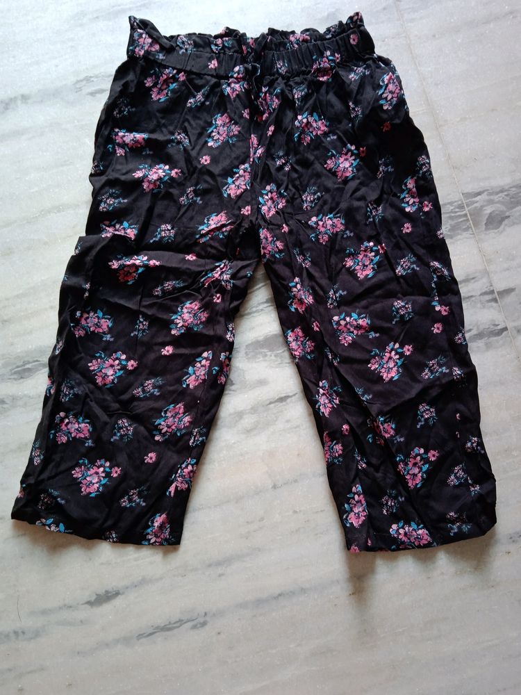 Brand - Here & Now Black Pink Printed Capri For Girls Size- 9 - 11 Years