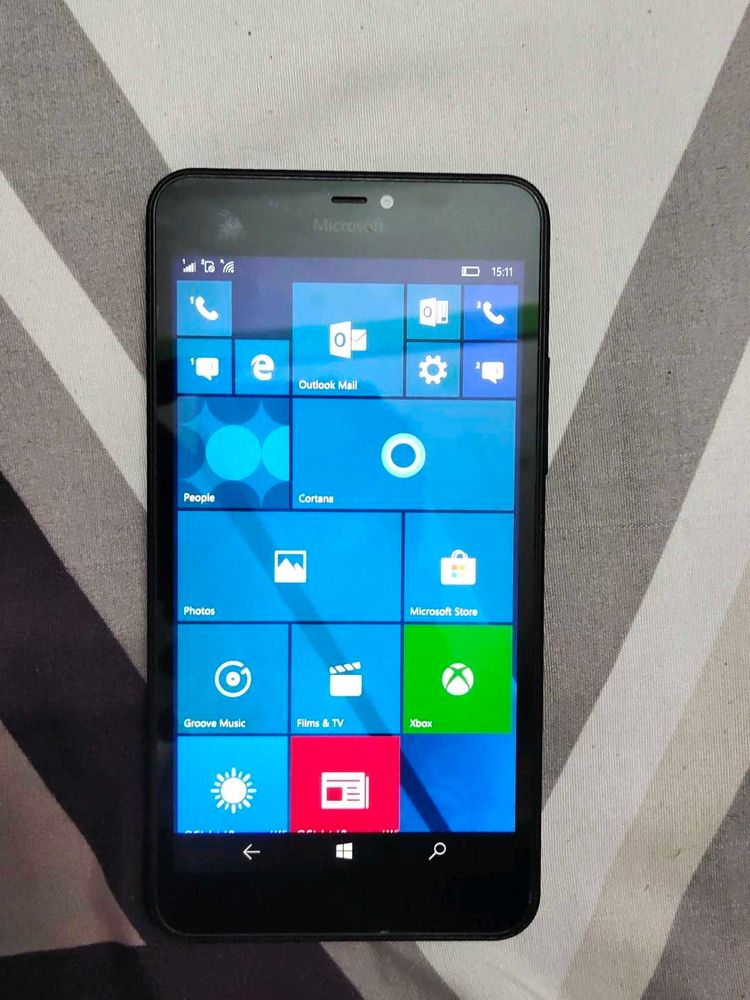 Microsoft Lumia 1067