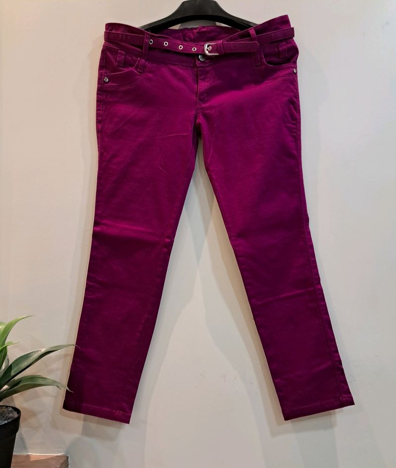 Girl's skinny purple jeans