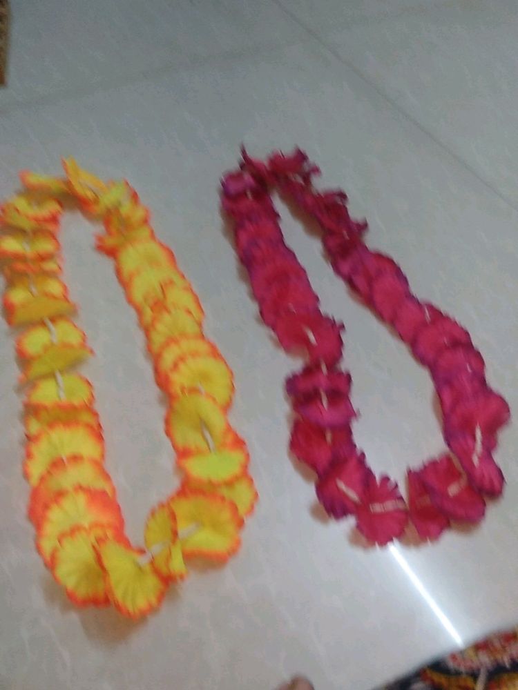 2 Plastic Flower Mala/ Haar