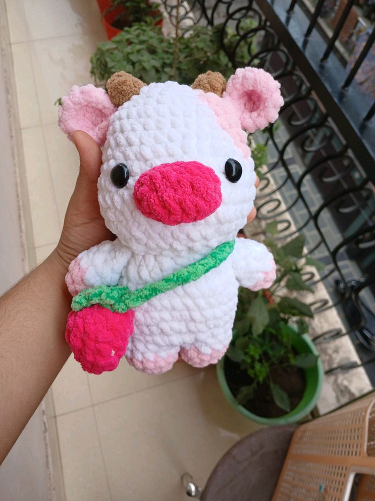 ₊˚⊹౨ cute crochet strawberry cow plushie ৎ ₊˚⊹