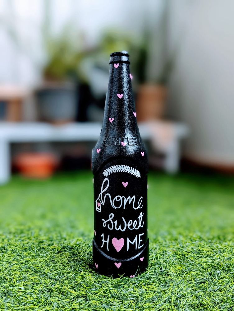 Home Sweet 🏠 Handpainted Bottle