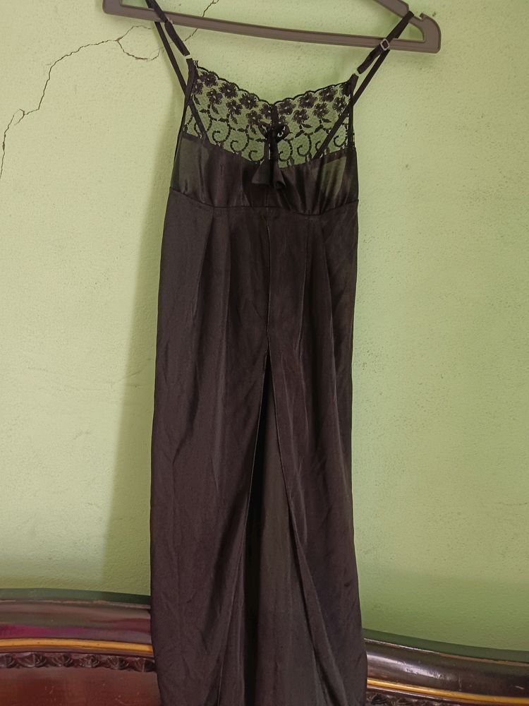 Maxi , Good Condition ,Trending Unique Style.