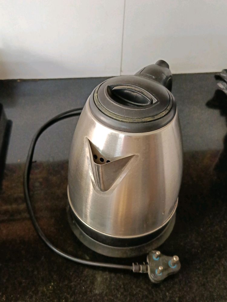 Russell Hobbs Stainless-steel Electric Kettle 1.5L