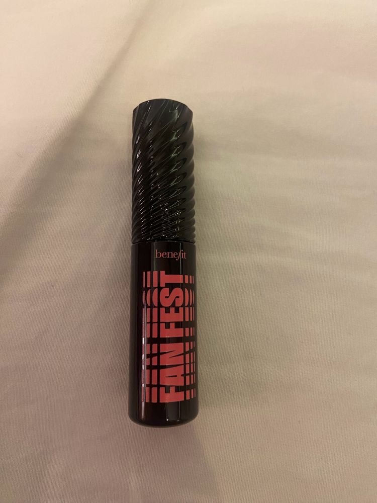 Benefit Cosmetics Mascara