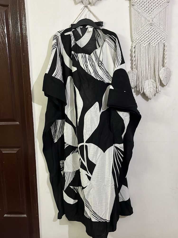 H&M B/W Kaftan