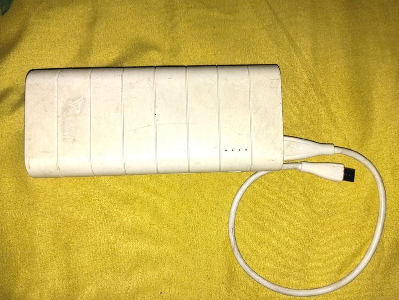 Syska Power Bank With Data Cable