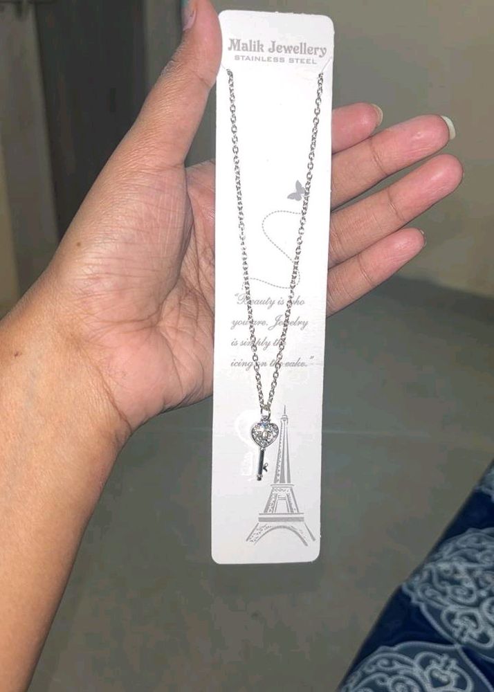 Silver Trendy Chain With Locket