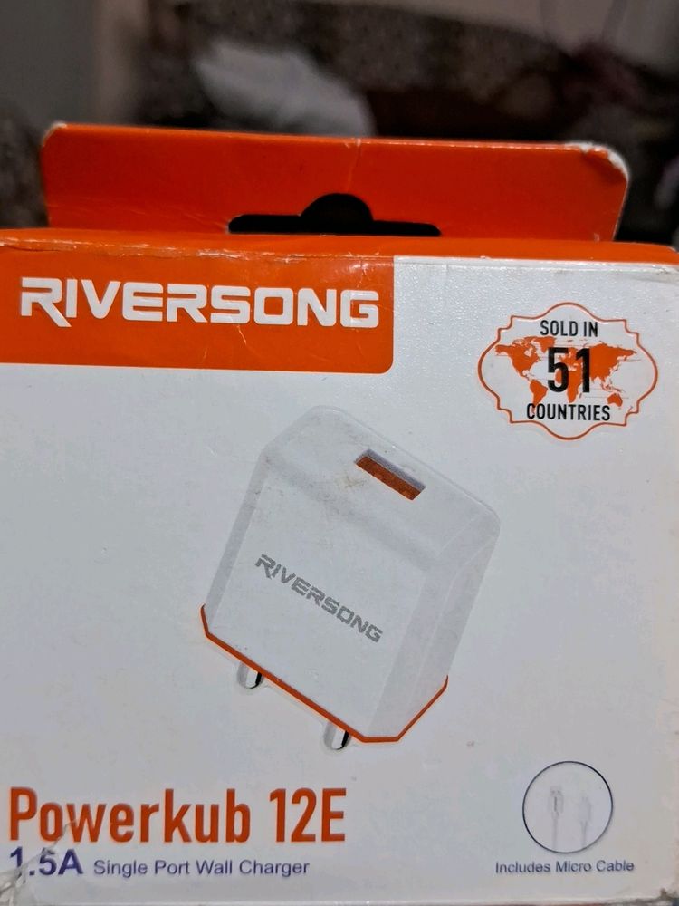 Riversong 7.5 Walt Charger With Micro USB V8