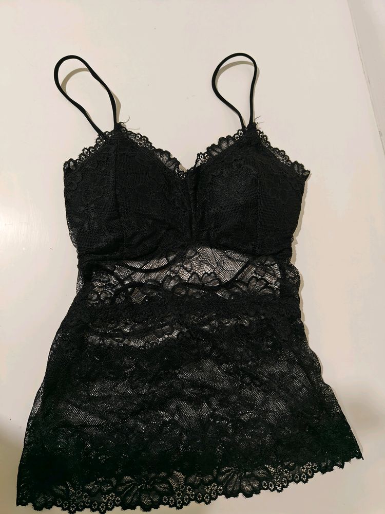 Price 💧 Black Bralet Top With Sexy Back