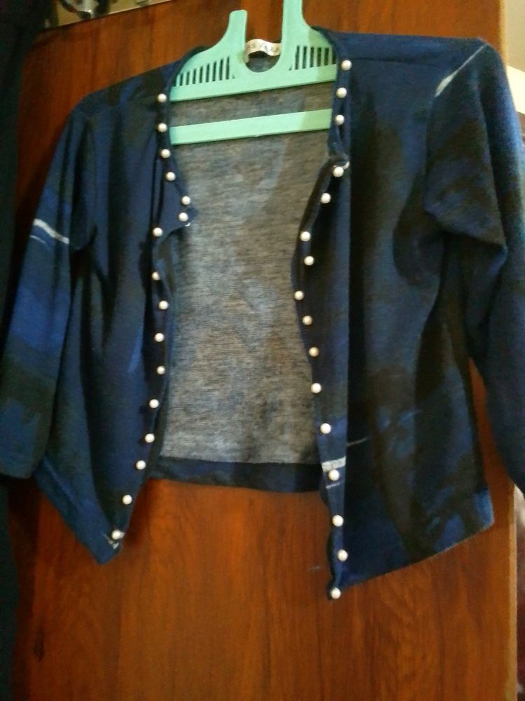 Women's Short Jacket With Pearl